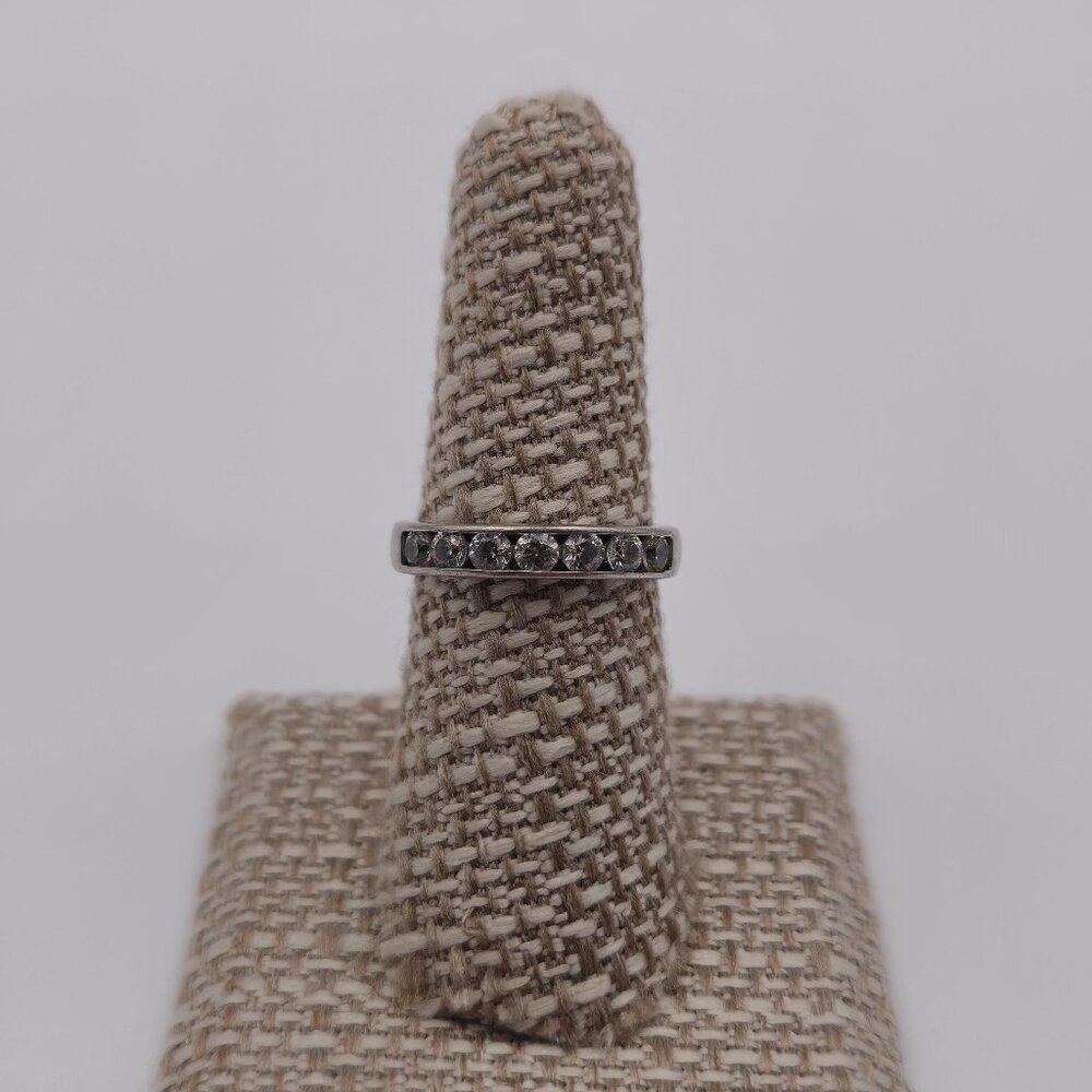Size 7 Sterling Silver Channel Clear Cubic Zirconia Ring A1955